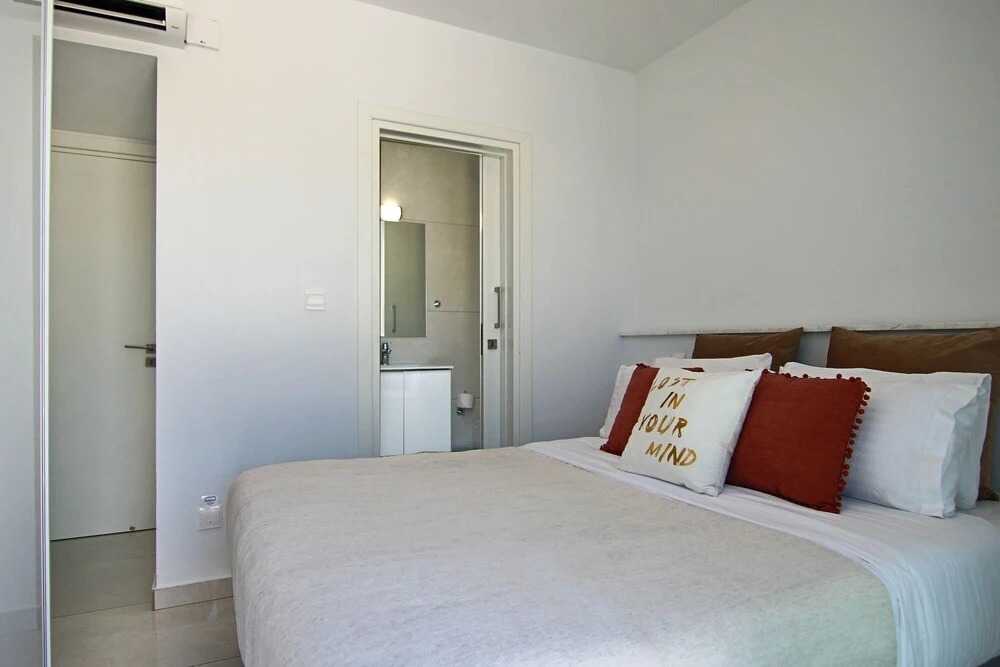 Phaedrus Living: Seaside Deluxe Flat Harbour 112