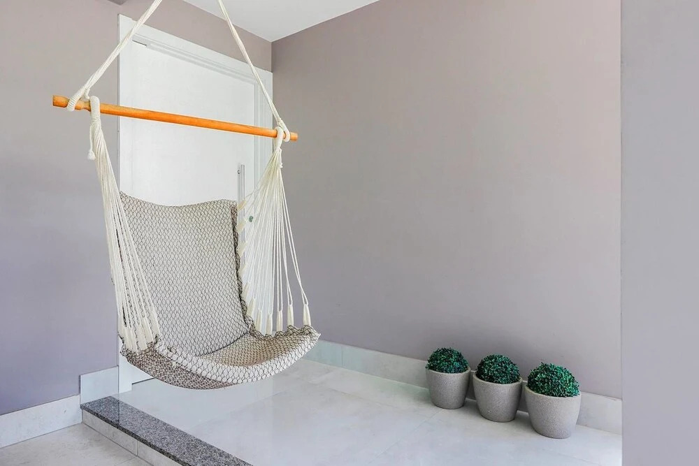 Casa Moderna em Condomínio de Canasvierias