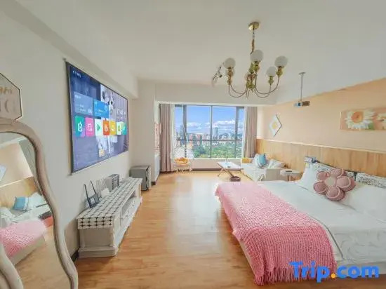 Xixi Movie Homestay (Erqi Square Subway Station David City)