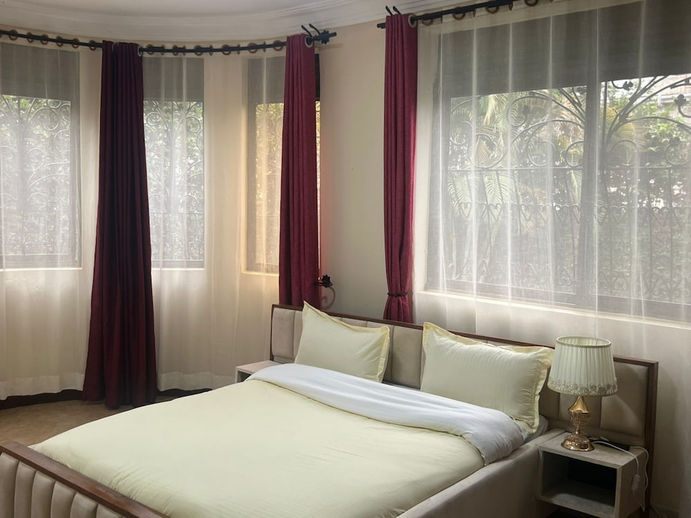 Elma Suites and Lounge