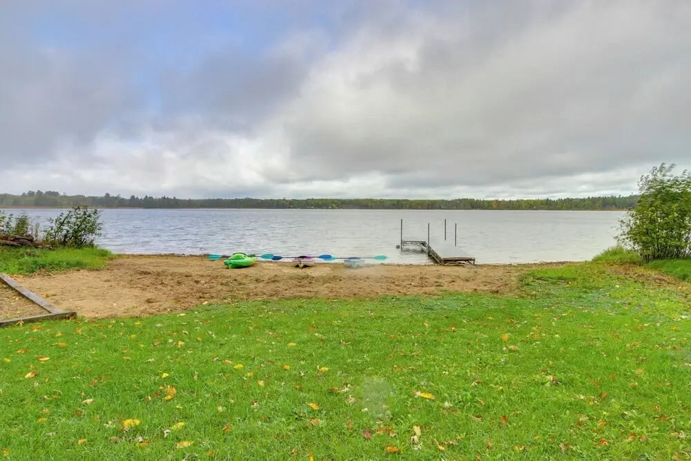 Nisswa Lake Getaway w/ Hot Tub + Kayaks!