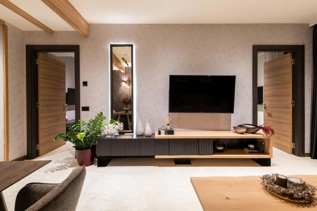 Woodside Residence 325