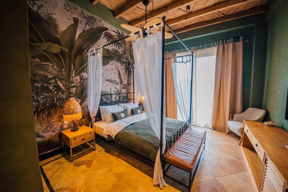 The Remote Hotel