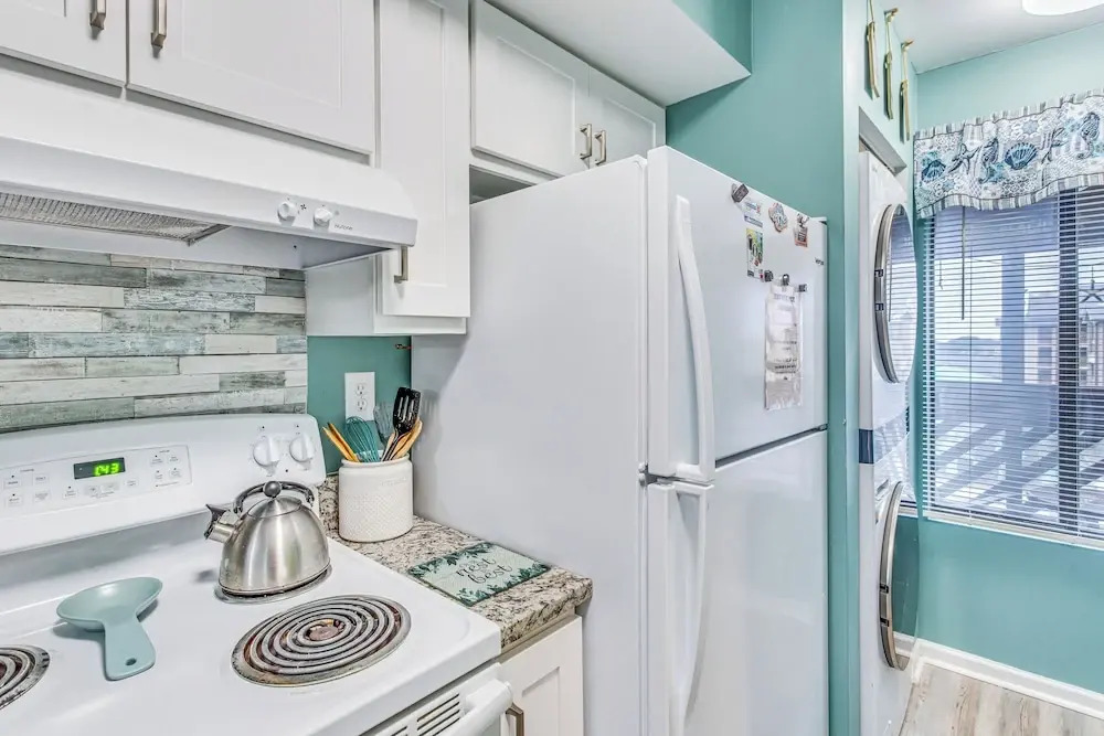 Walk to Ocean: Condo w/ 2 Pools in Myrtle Beach