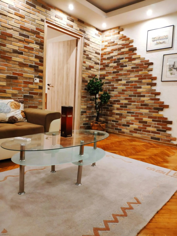 V2 with Love - Vintage Modern and Spacious