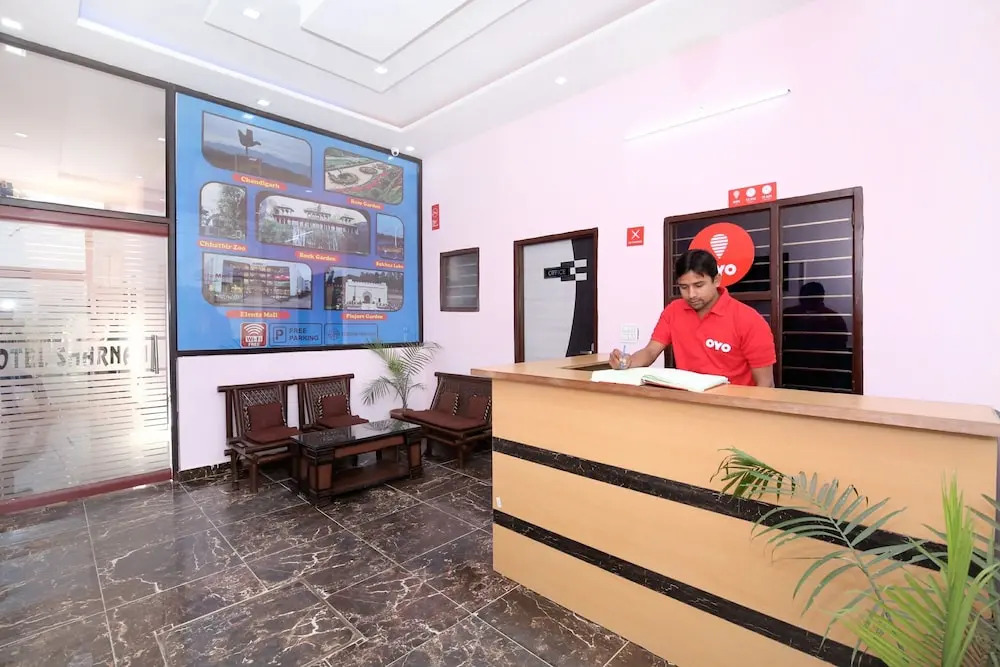 OYO 11497 Hotel Sharnam