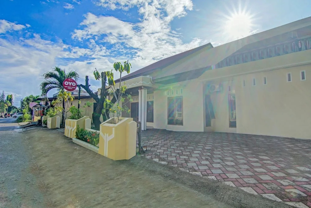 Capital O 90643 Suri Guest House Syariah