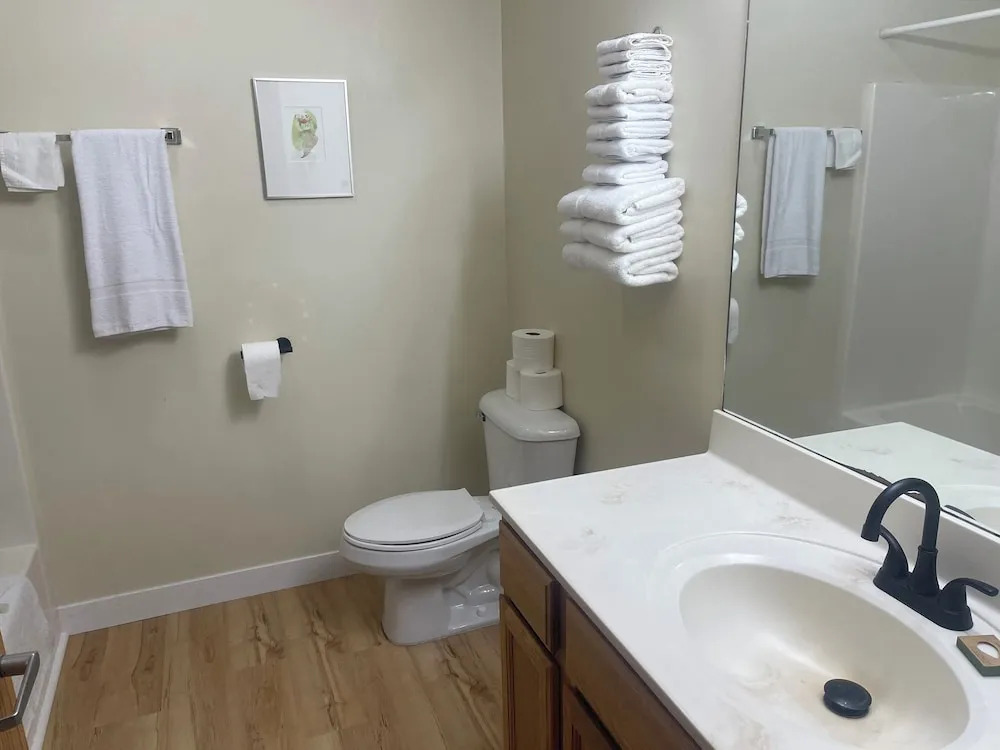 The Kingsley Suites