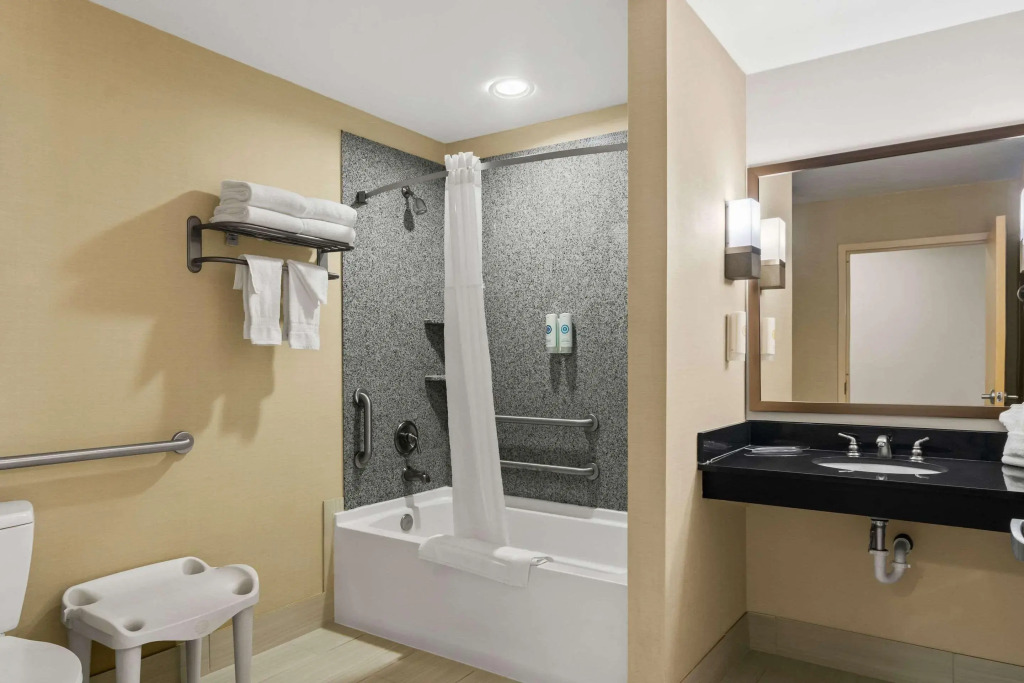 Comfort Suites Bentonville - Rogers