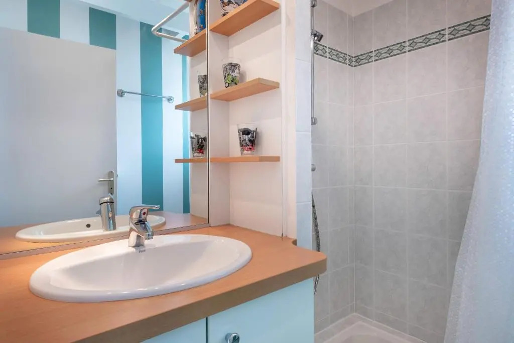 Maison pour 5 - Grand jardin - 500m de la mer