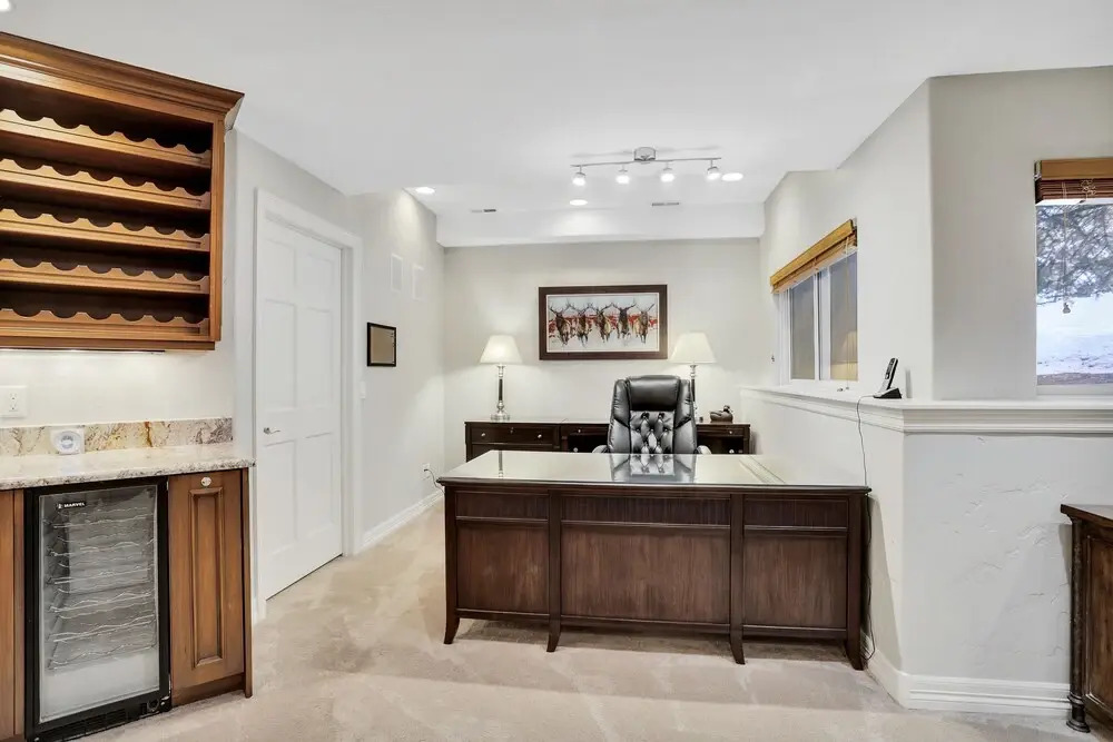 Luxury 4-Bedroom Home Close to Slopes with On-site Hot Tub 4 Home by RedAwning
