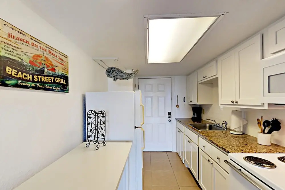 125 Sea Breeze - Studio Condo