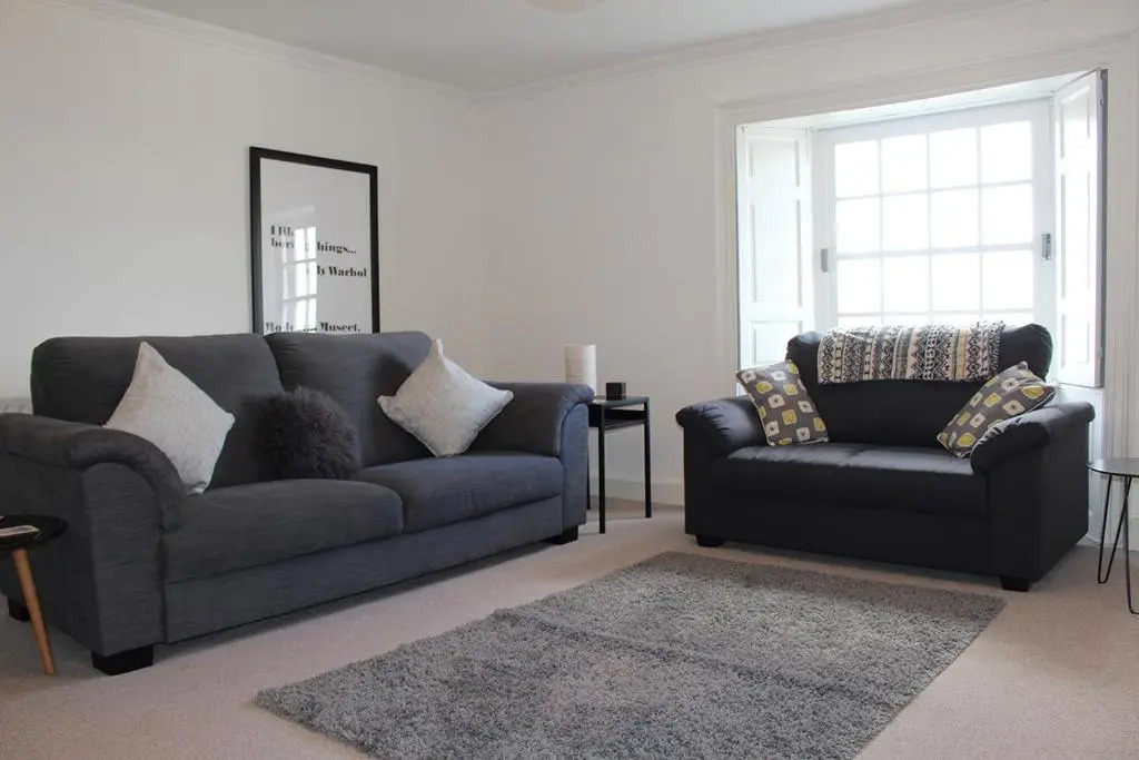 Clan Ross - 3 bed, spacious Georgian home