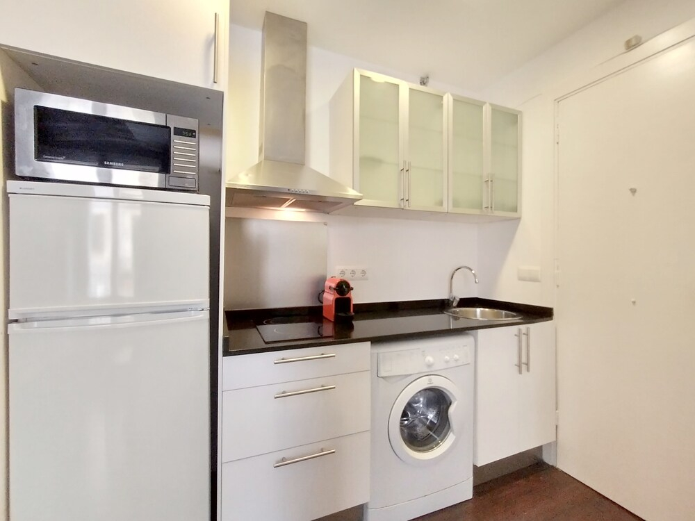 Barceloneta Apartment With Balcony