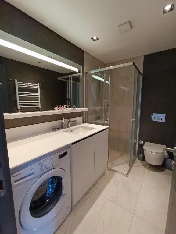 Luxury Fully Equipped 3BR 2BA Apartment by Siena Suites