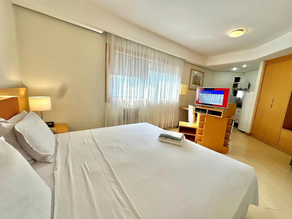 Bienal First Class Flat Service - UH403