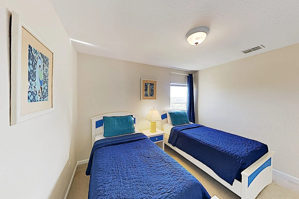 Windsor Hills Oasis: Private Pool, Spa & Game Room 6 Bedroom Home