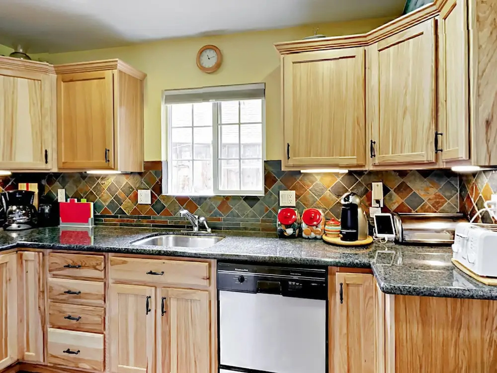 4br W/ Hot Tub Near Beach & Slopes 4 Bedroom Home
