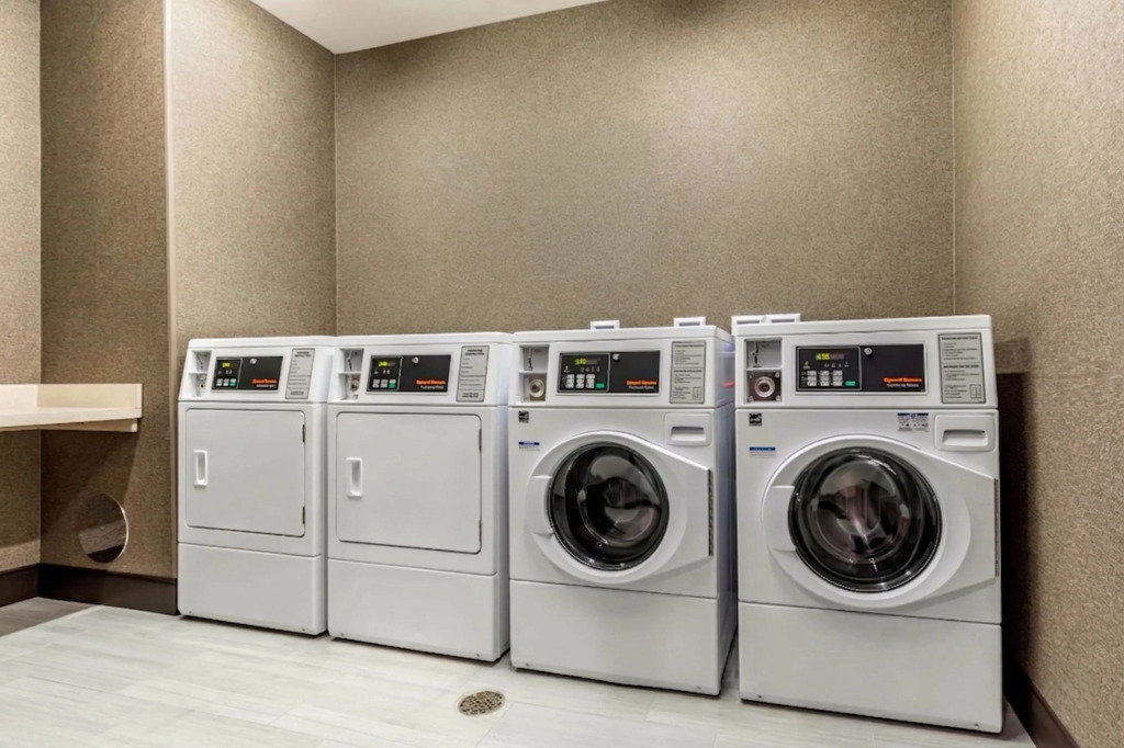 Holiday Inn Express Bettendorf - Davenport NE by IHG