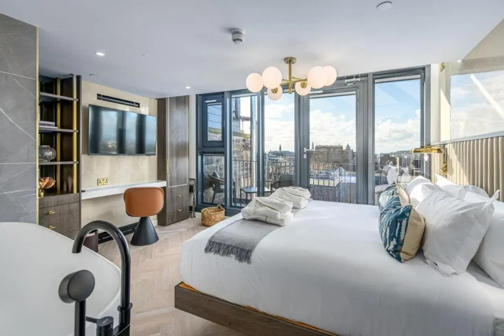 RÌGH Residences - George Street