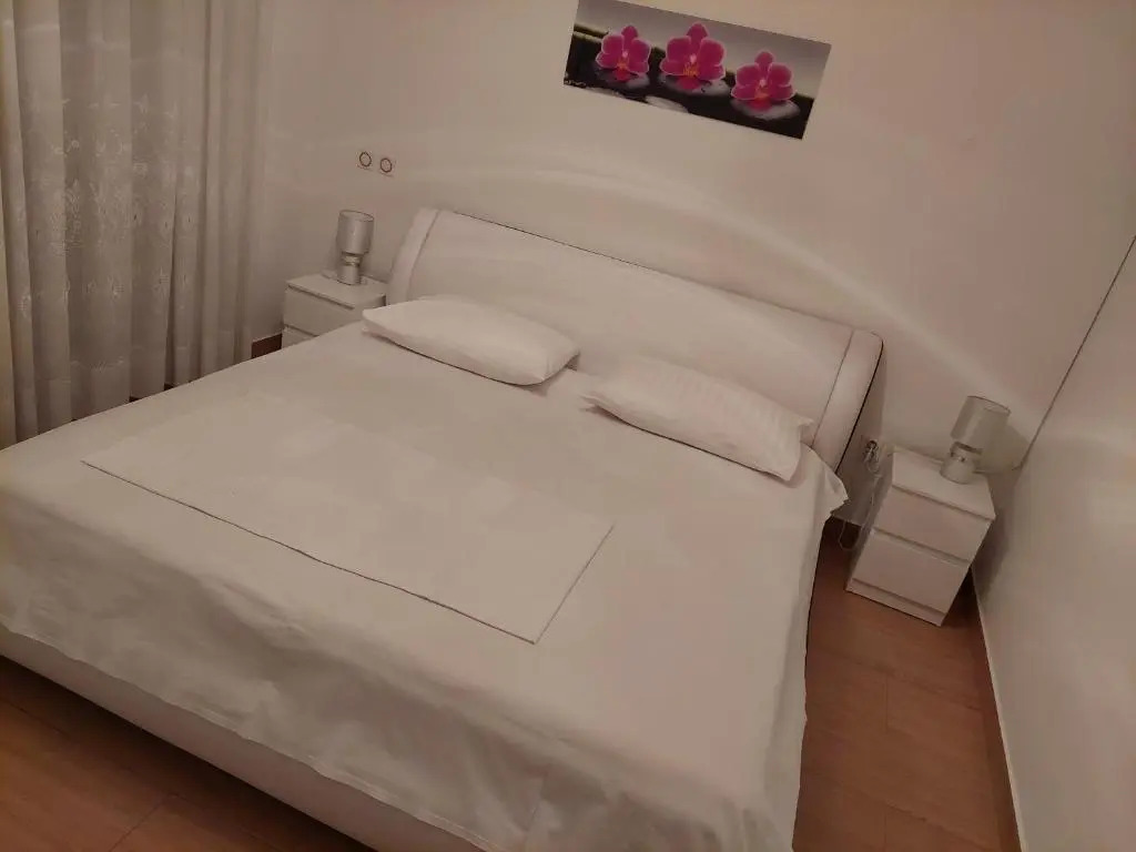 Hana Apartments