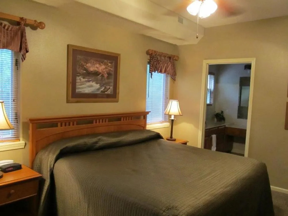 Stonebridge Village - Reeds Spring