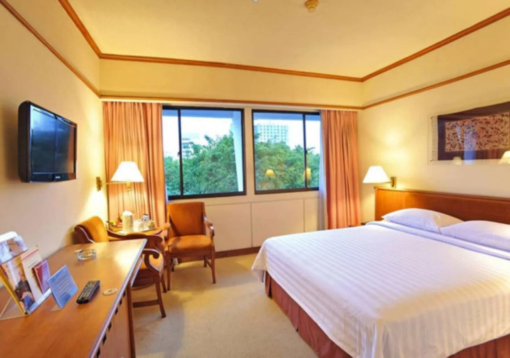 Elmi Hotel