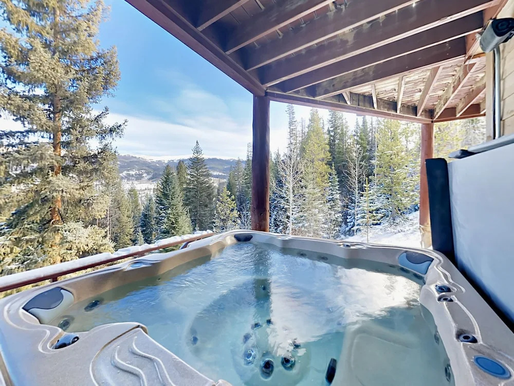 1361 County Rd Home #8 5 Bedrooms 3.5 Bathrooms Home