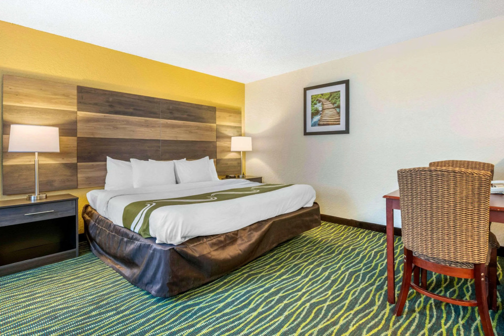Quality Inn & Suites Leesburg Chain of Lakes