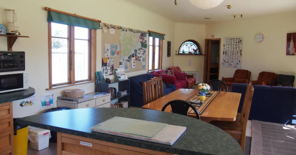 Surat Bay Lodge, Motel and Backpackers