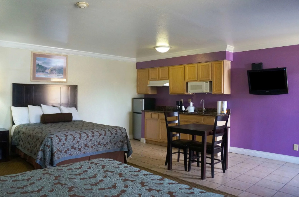 Rodeo Lodge