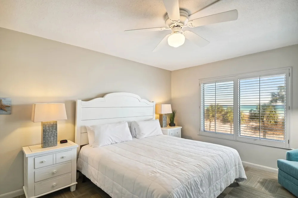 Destin On The Gulf 304 2 Bedroom Condo by RedAwning