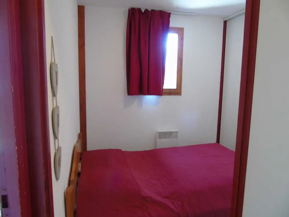 Lou Services Apartment CB24 LSI 001