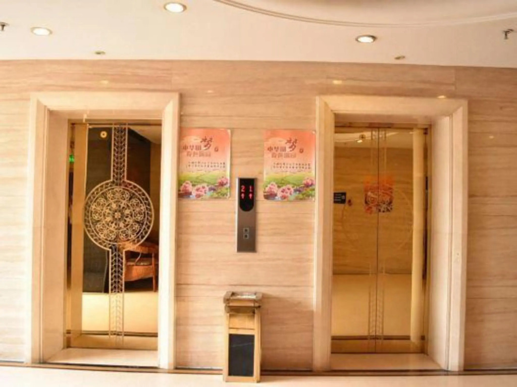 Jinzun Hotel (Victoria Wanyuecheng Chifeng South Railway Station)