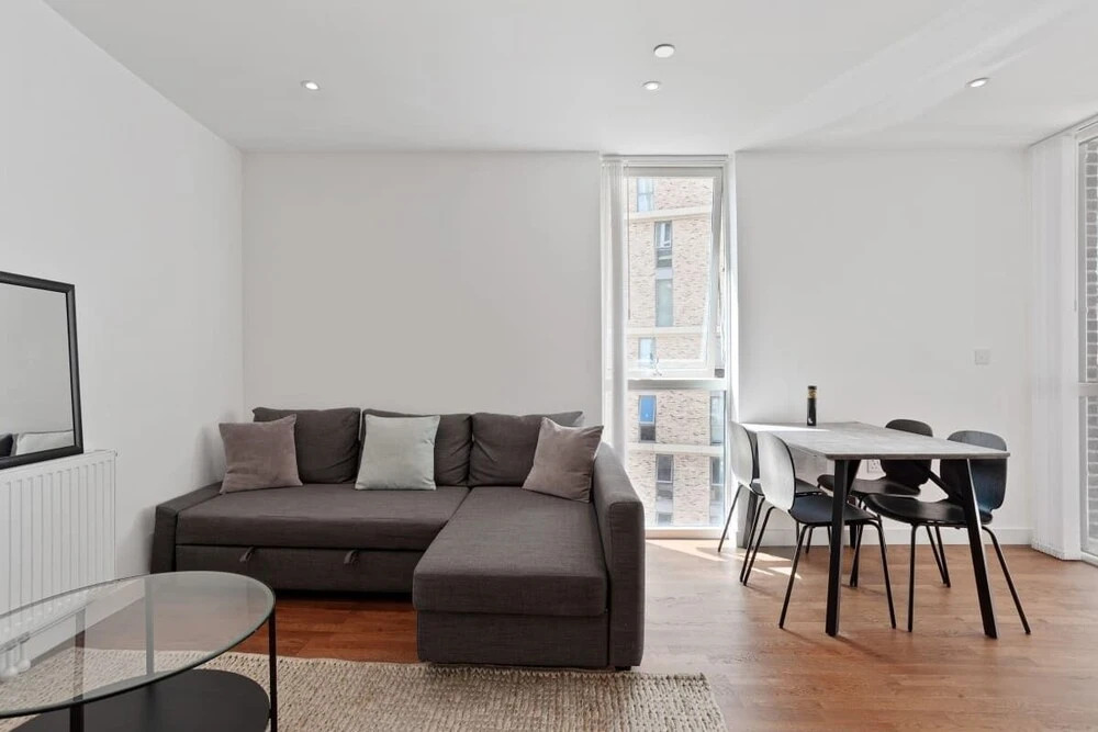 Stunning 1-bed apt W/roof Terrace in Canning Town