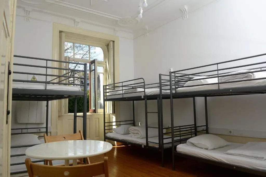 O2 Hostel