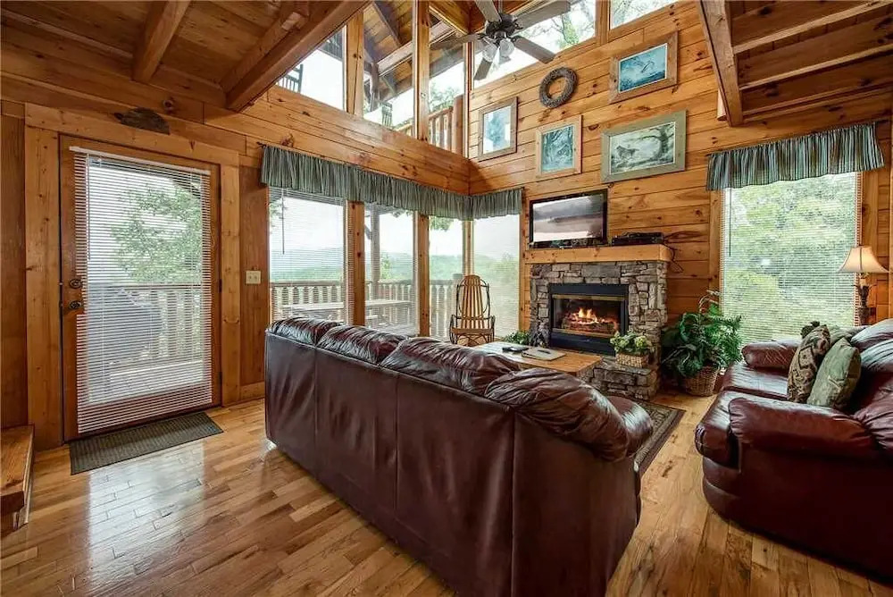 Mountain Seduction 2 Bedroom Mountain View Home with Hot Tub