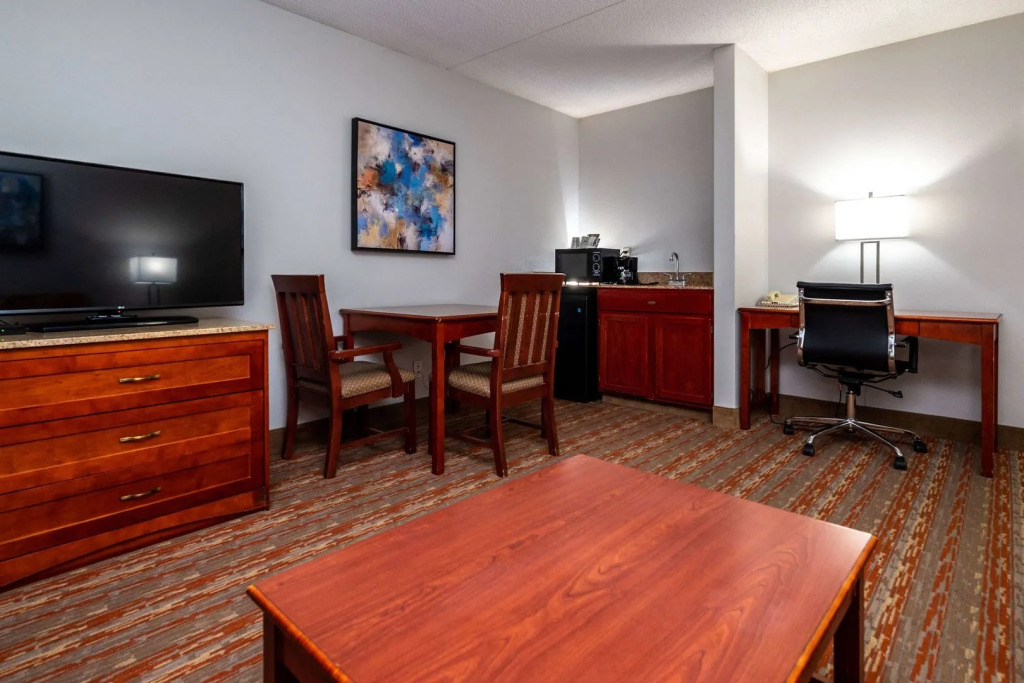 Endeavor Inn & Suites, Trademark Collection by Wyndham