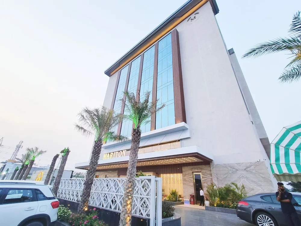 Mariton Hotel
