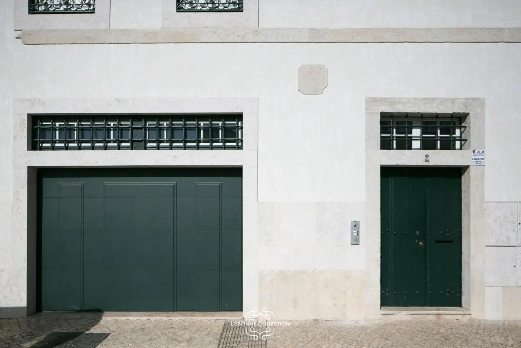 Alfama Deluxe Duplex 53 by Lisbonne Collection