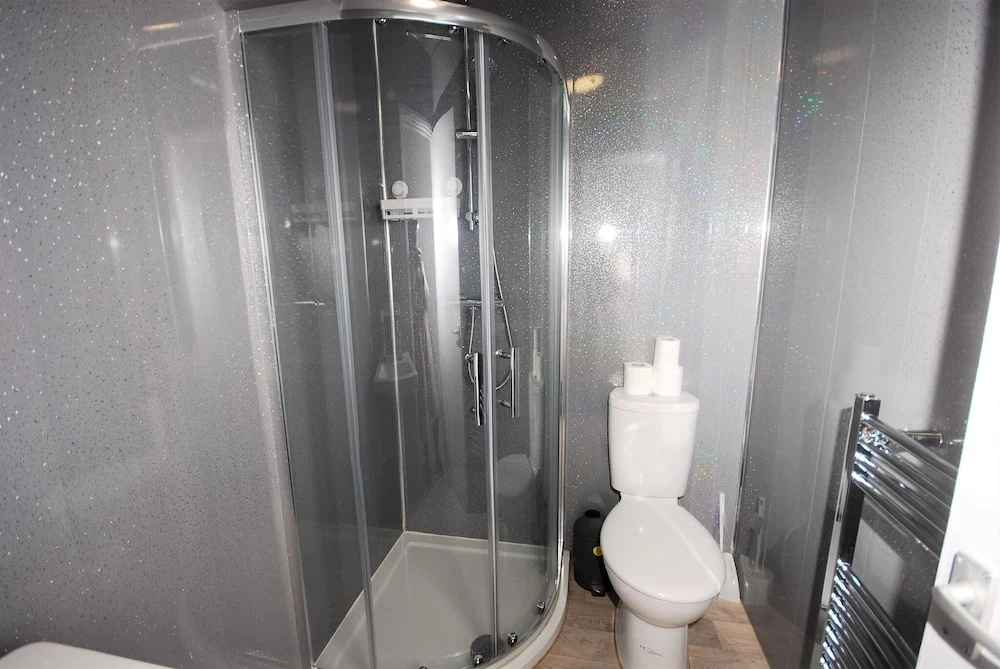 Cozy Hideaway With Hot Tub Sauna Sleeps 7