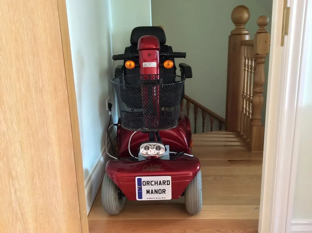 The Luxury Bluebell Apartment Suite With Wheelchair Access