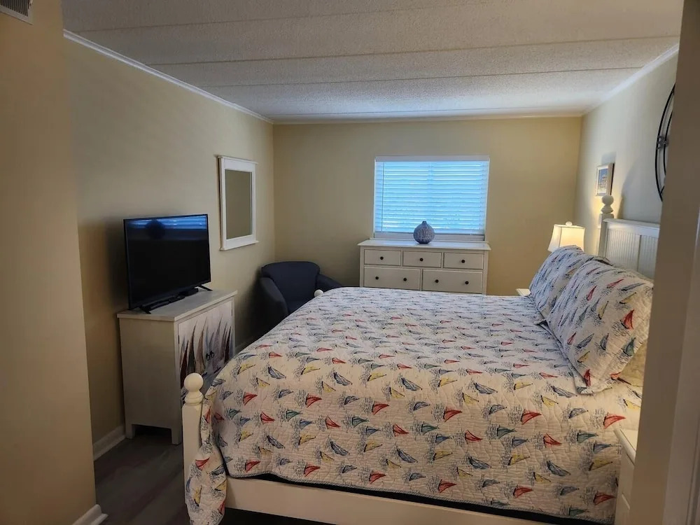 Thunder Island 114c 2 Bedroom Condo by RedAwning