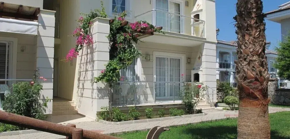Villa CED1 by JoyLettings