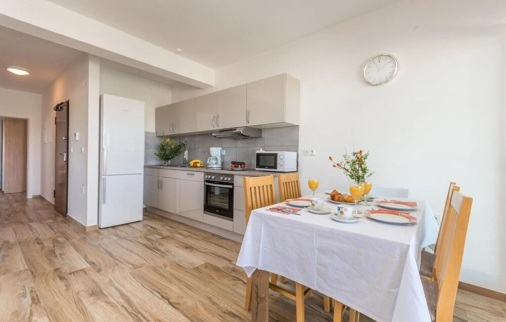 Awesome Apartment in Turanj With Wifi and 2 Bedrooms