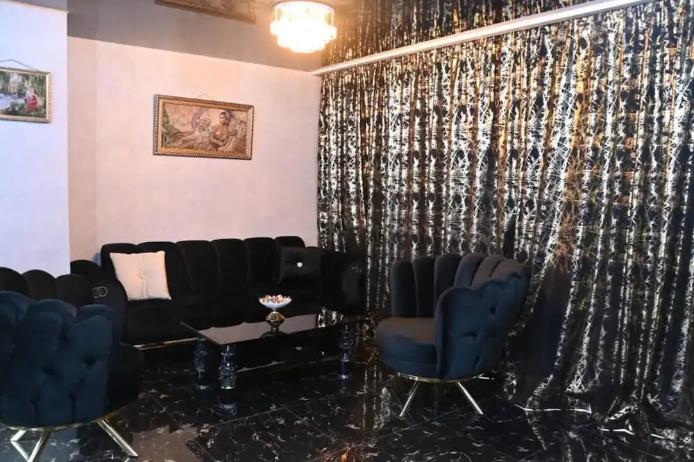 Отель House Of Deja Vu