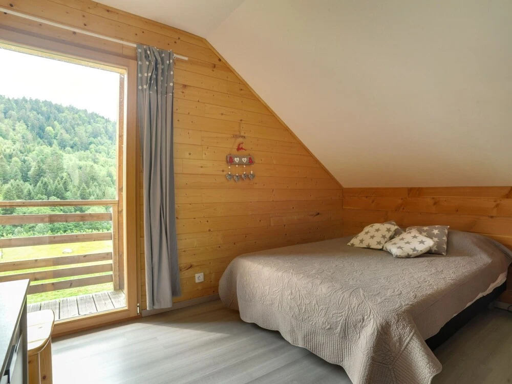 Brand-new Wooden Chalet Offering Vast Views, 800m From Gérardmer and Close to the Pistes