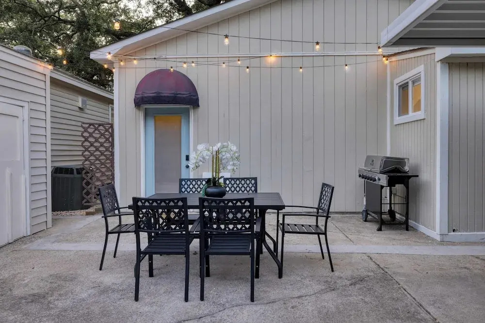The Powder Cottage by Avantstay Heart of Old Mt. Pleasant Near Sullivans