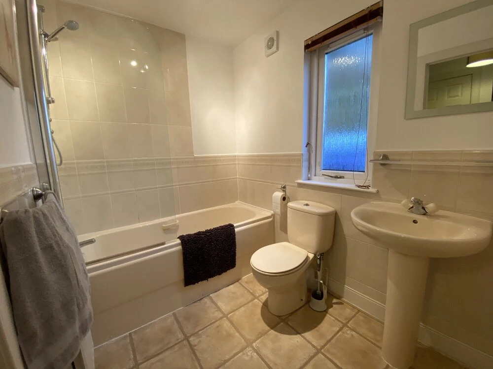 Executive 2-bed Apartment in Elgin