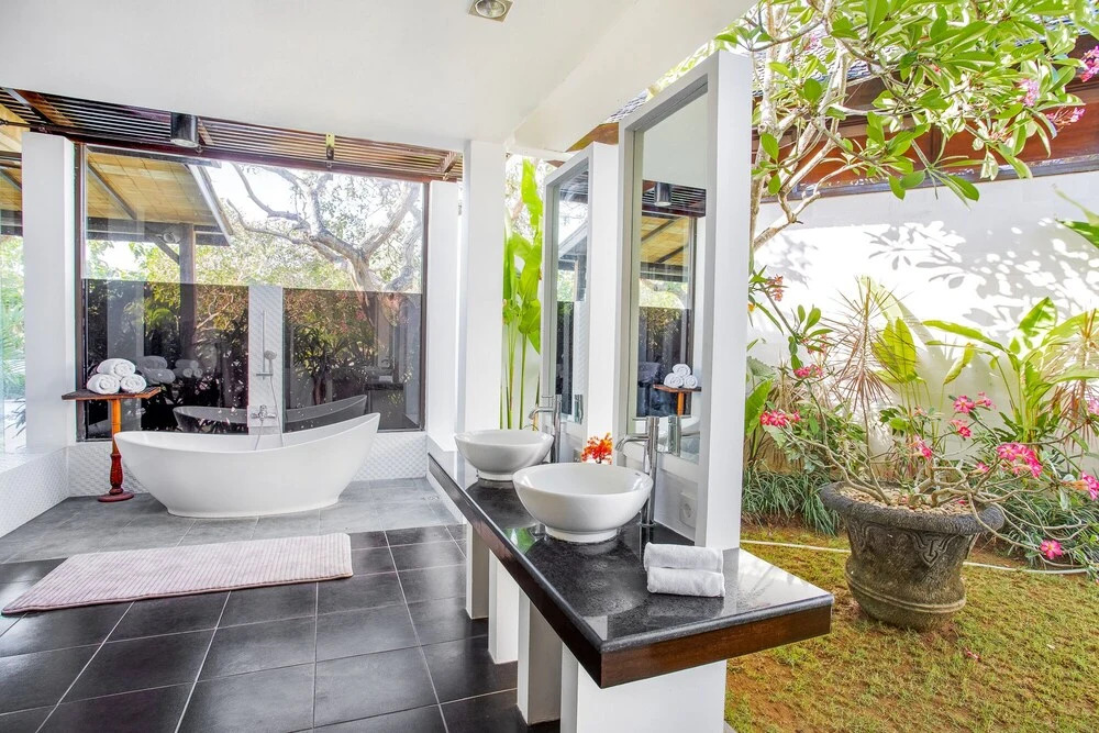 Finns Beach Villa Canggu